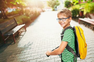 VeloBank: Rodzice są przezorni, większość wnioskuje o 300+ w lipcu, jedna trzecia zostawia to na sierpień