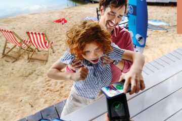 „Czujemy się bezpieczni, kiedy nasze dzieci sobie radzą” – ING z nową kampanią bankowości dla dzieci