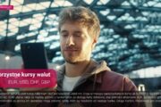 Bank Millennium reklamuje kantor w aplikacji. Nowy spot z Maciejem Musiałem