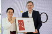 PKO Bank Polski pierwszą firmą z kompletem Językowych znaków jakości