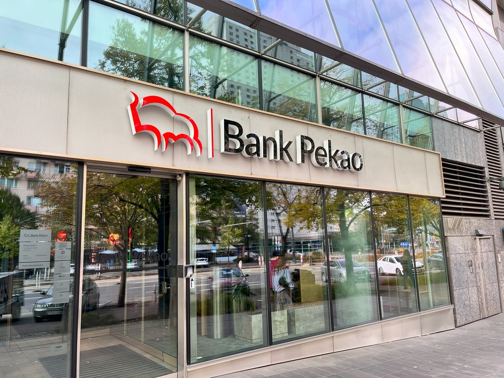 Bank Pekao poprawia swoje ratingi ESG