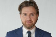 Stały problem kredytobiorców: stopa stała czy zmienna [komentarz]