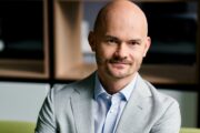 Niższe stopy procentowe oznaczają nowe wyzwania dla płynności i planowania finansowego firm [komentarz]