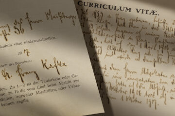 Od czasów Kafki do ery technologii, czyli jak zmieniły się ubezpieczenia przez ponad wiek