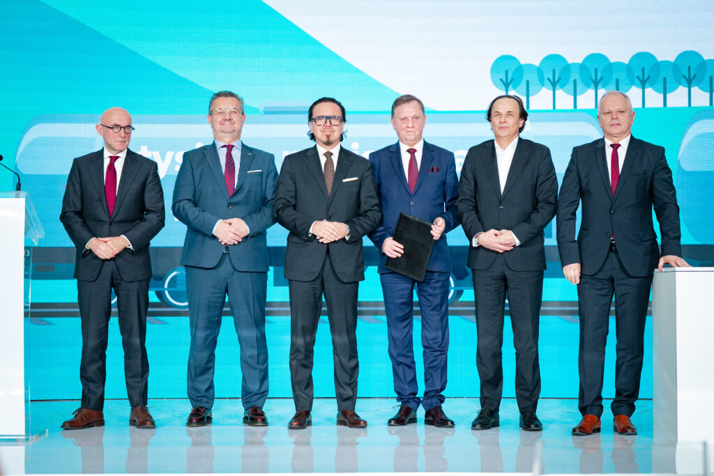 PKO Leasing finansuje 40 lokomotyw dla ORLEN Kolej