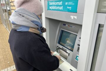 Credit Agricole rozwija sieć wpłatomatów