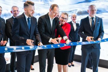 PKO BP otworzył oddział w centrali. Sprzedaje produkty i prezentuje przy okazji dzieła sztuki PKO BP otworzył oddział w centrali. Sprzedaje produkty i prezentuje przy okazji dzieła sztuki