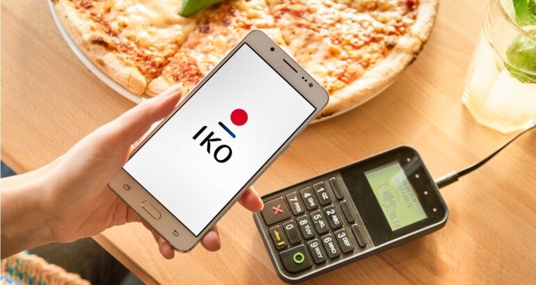 Nowe funkcje w IKO i iPKO: internet za granicą, tańsze wakacje i bezpieczne przelewy na selfie