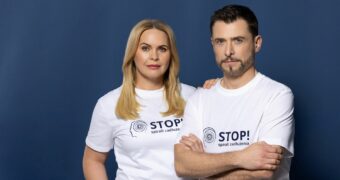 Polacy toną w długach. Psychika pęka jako pierwsza - niewidzialne skutki spirali zadłużenia dotykają miliony Polaków