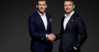 Mateusz Kusznierewicz ambasadorem eFaktor. Wspólny „kurs na płynność” w sporcie i biznesie