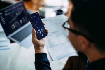 Badanie IDC: Tylko 11% banków połączyło kompetencje AI z odpowiednim poziomem zaufania