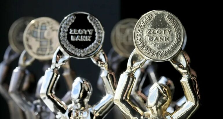 Które banki najlepiej obsługują klientów? Zwycięzca ten sam, ale są niespodzianki