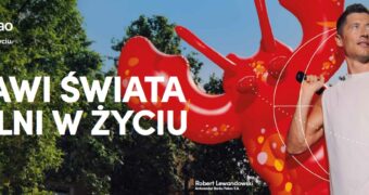 Pekao z nową promocją dla podróżujących. Robert Lewandowski twarzą nowej kampanii banku
