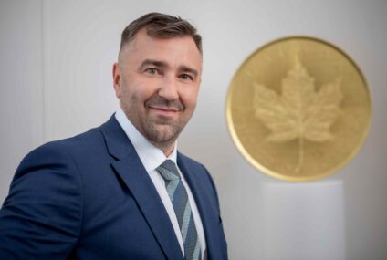 Światowy popyt na fizyczne złoto wyhamował w drugim kwartale, na polskim rynku rośnie rola gotówki