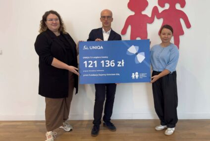 UNIQA przekazała środki Fundacji Dajemy Dzieciom Siłę na program przeciw przemocy rówieśniczej